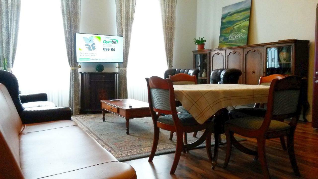 קרלובי וארי Vintage Apartment מראה חיצוני תמונה