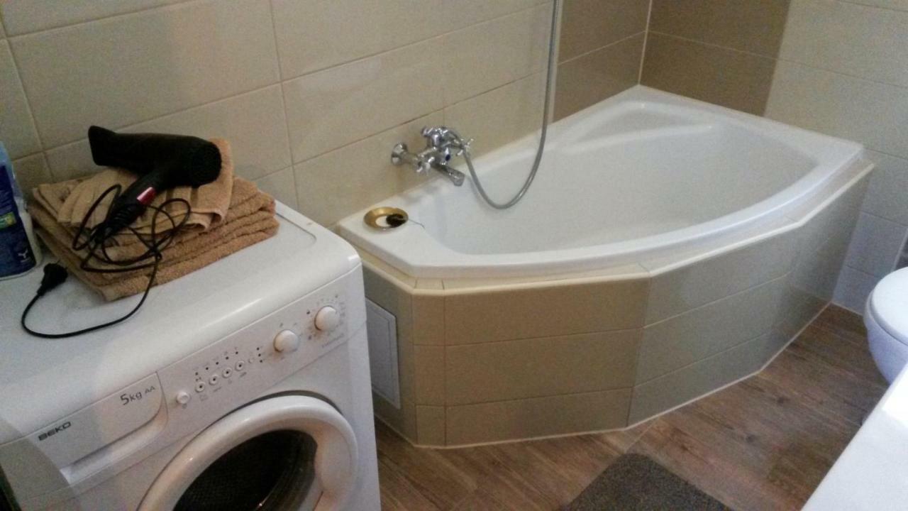 קרלובי וארי Vintage Apartment מראה חיצוני תמונה