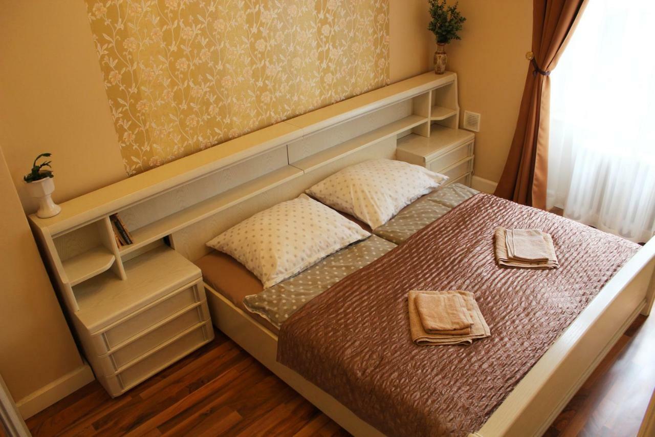 קרלובי וארי Vintage Apartment מראה חיצוני תמונה