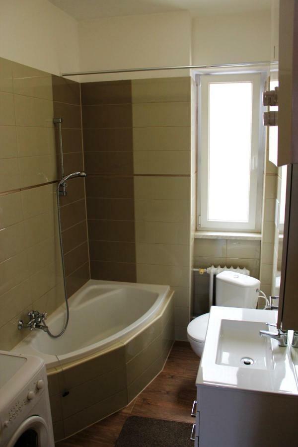 קרלובי וארי Vintage Apartment מראה חיצוני תמונה