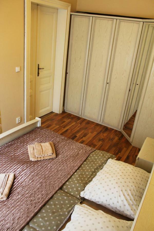 קרלובי וארי Vintage Apartment מראה חיצוני תמונה